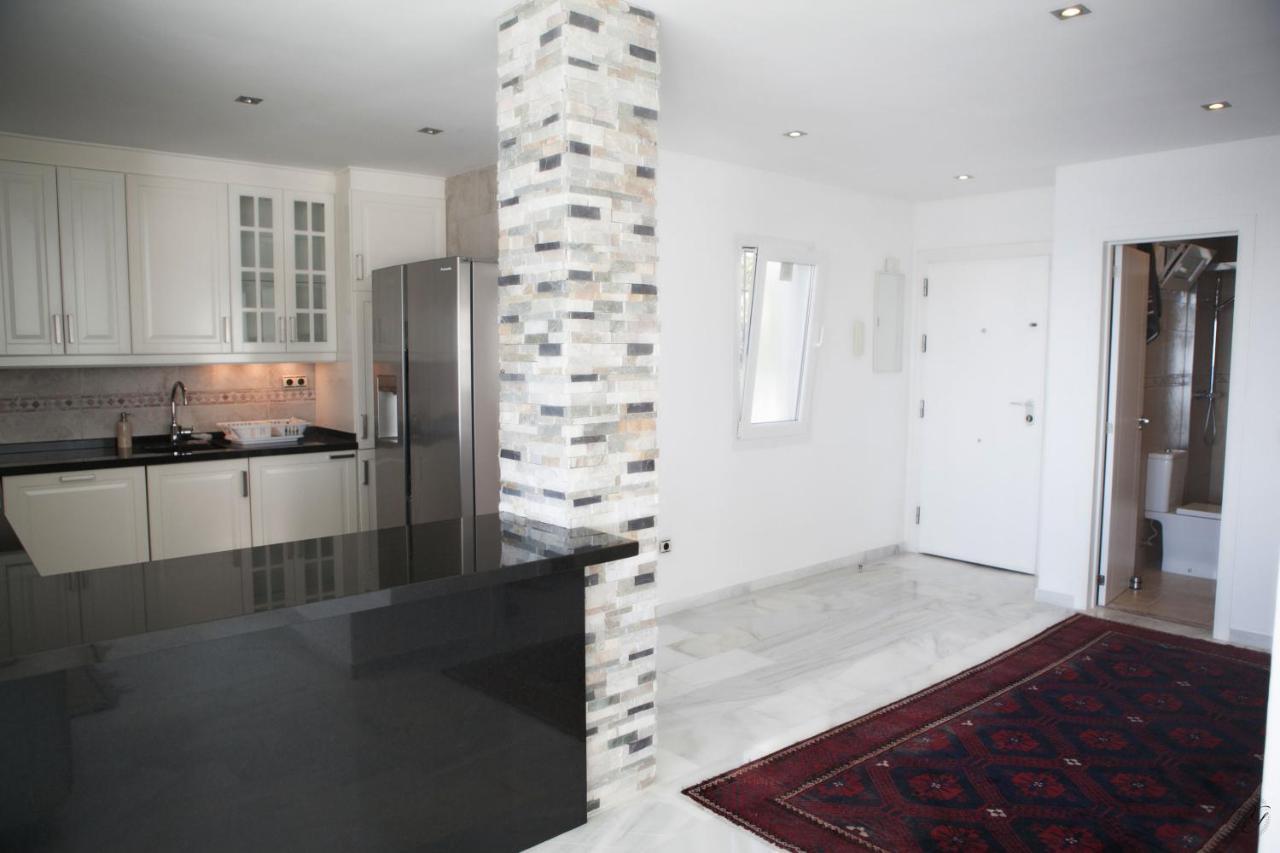 Luxury Puerto Banus Penthouse With Parking & Wi-fi *
